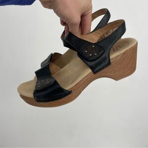 Dansko Sonnet shimmer Black Leather Ankle Strap Platform Sandals